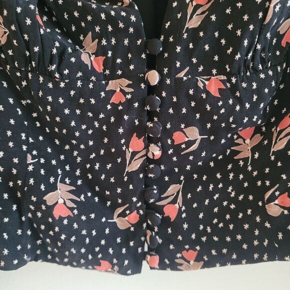 FIVESEVENTYFIVE cropped V-neck long sleeve blouse - Picture 4 of 12